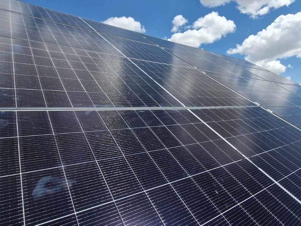 detalle de palca solar de parking solar detalle de placa solar de parking solar instalado por afc renovables