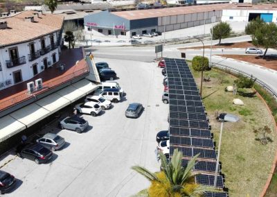 instalacion de parking solar y placas solares en complejo hotelero de jaén realizado por afc renovables